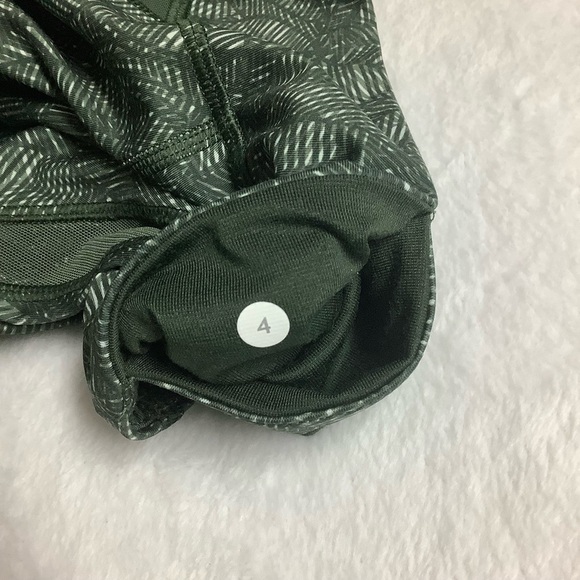 Lululemon Cool To Street Crop Leggings in Jazzy White Gator Green Sz 4 - Picture 6 of 11